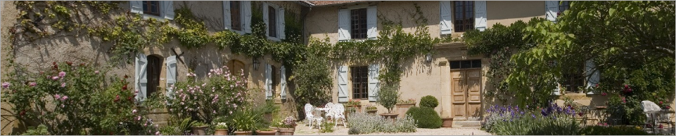 smallCourtyard