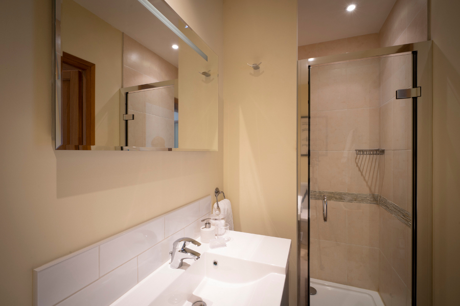 Bed3Shower Bed3Shower